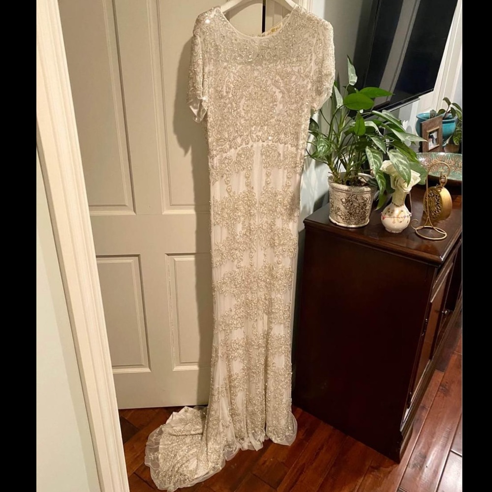 Never worn wedding dress/evening gown/cocktail dress